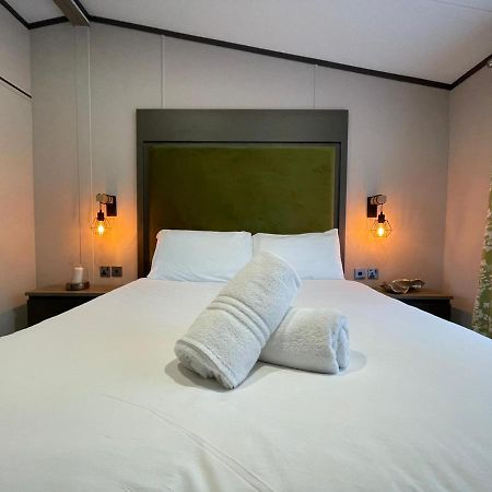 Gleneagles Lodge With Hot Tub Йорк Экстерьер фото