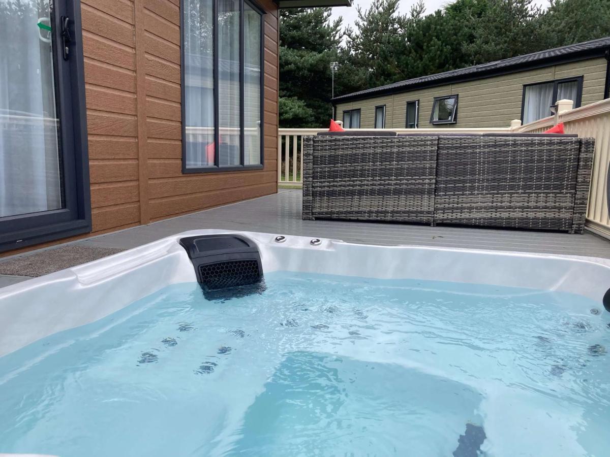 Gleneagles Lodge With Hot Tub Йорк Экстерьер фото
